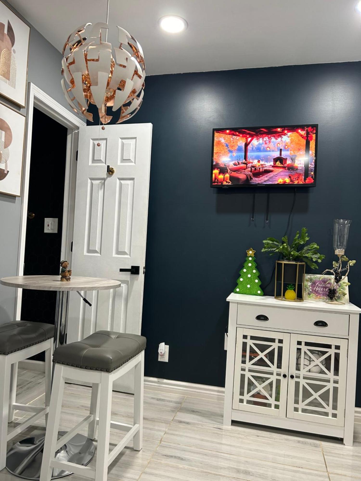 Fancy Studio Private Entrance Selden Exterior photo