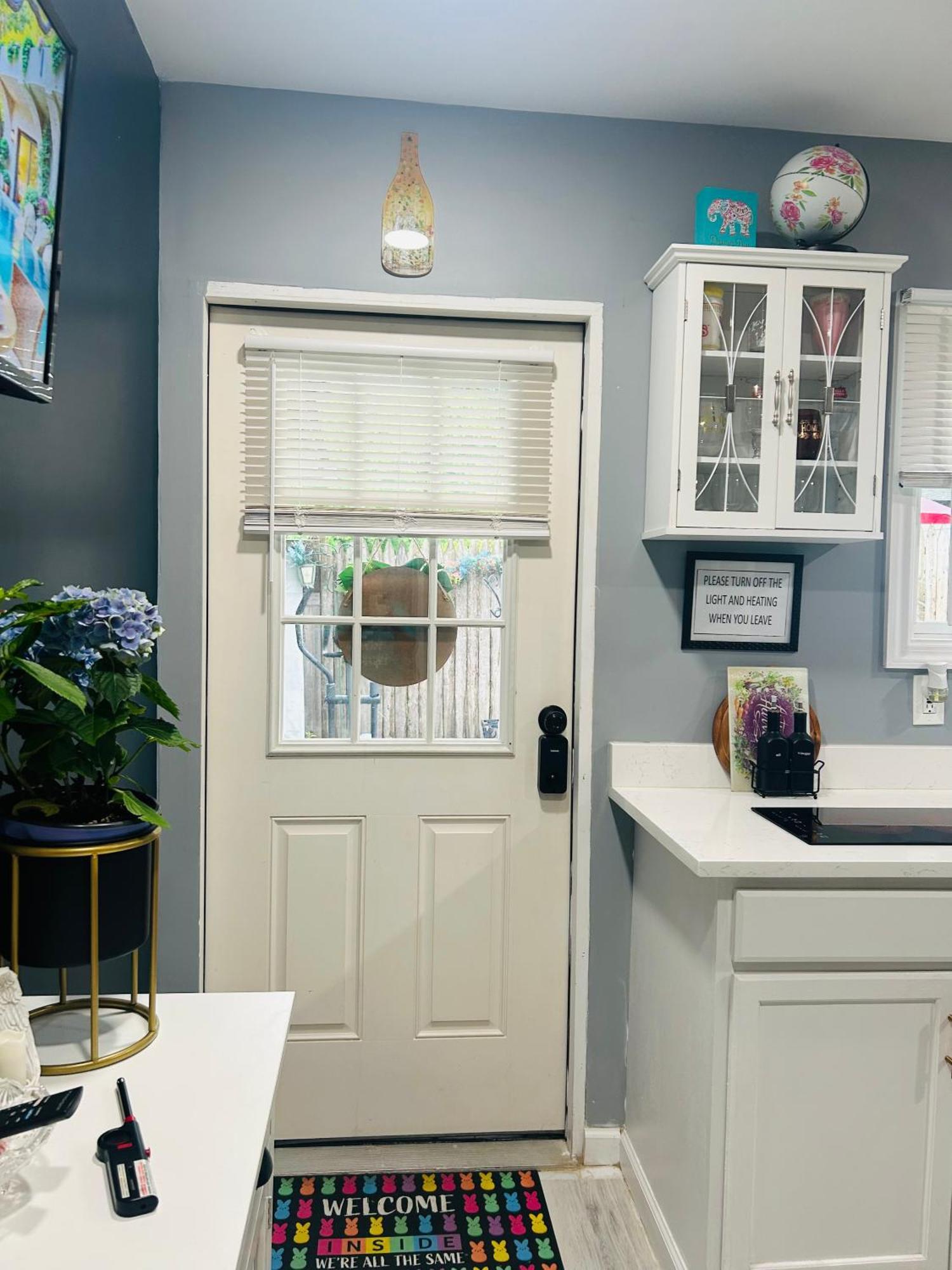 Fancy Studio Private Entrance Selden Exterior photo