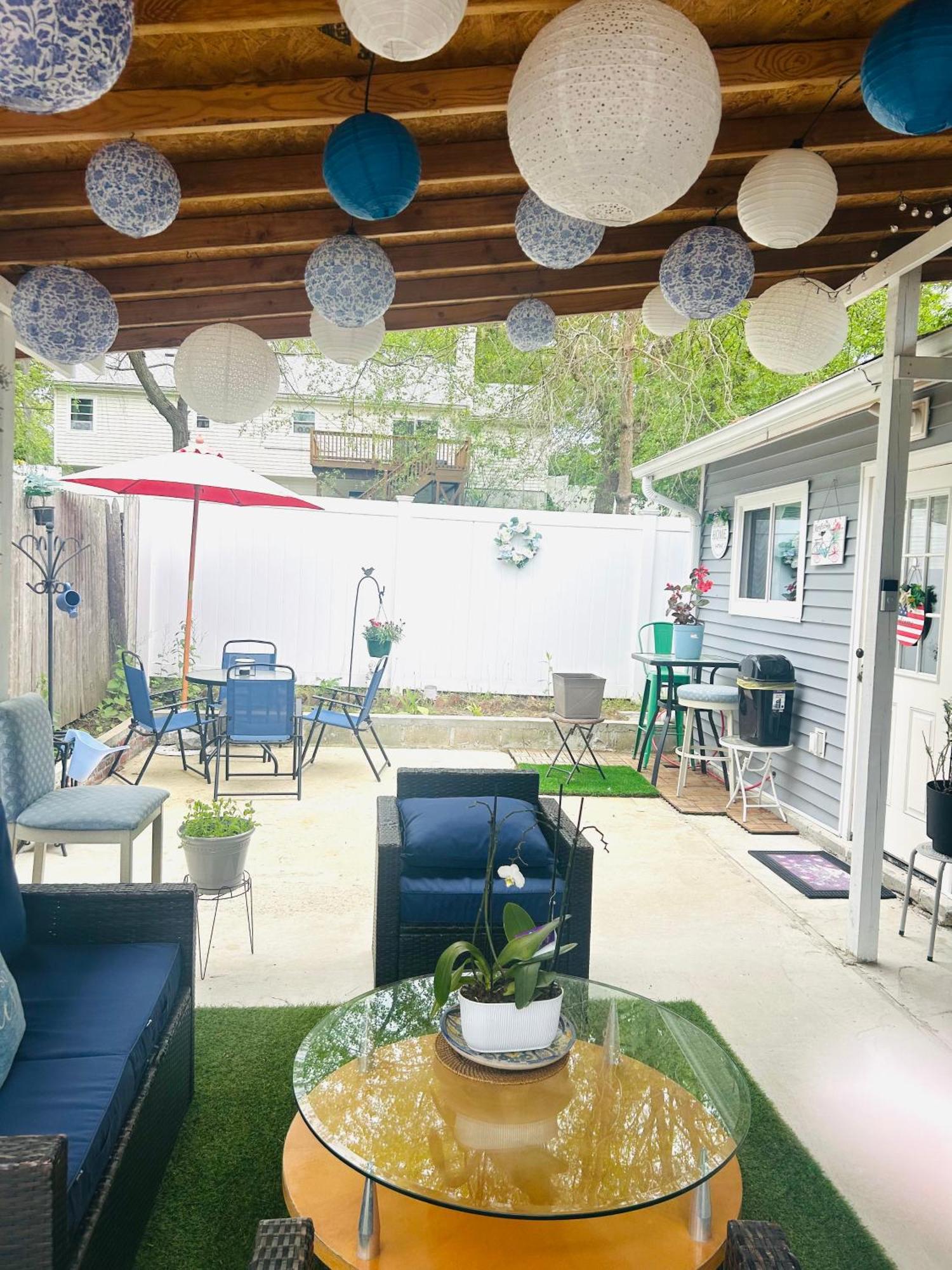 Fancy Studio Private Entrance Selden Exterior photo